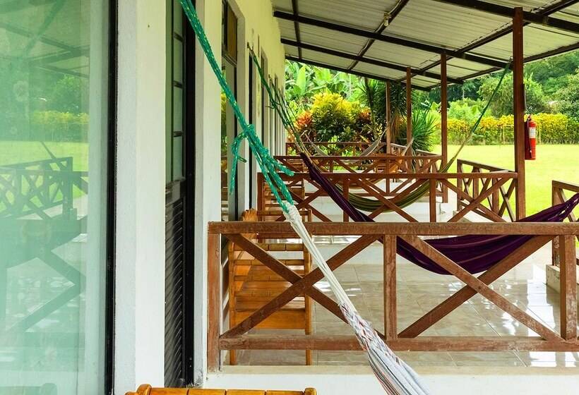 فندق Puerto Quito Lodge