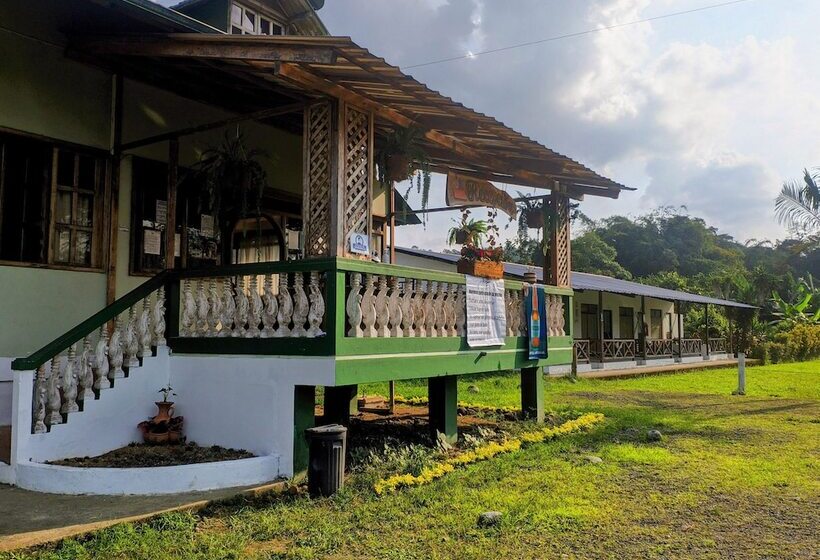 فندق Puerto Quito Lodge