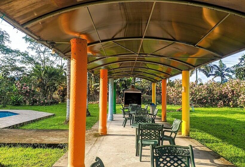 فندق Puerto Quito Lodge