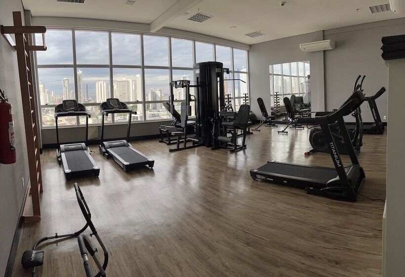 酒店 Qs Marista Stay And