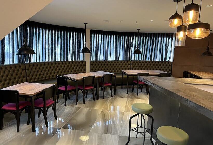 酒店 Qs Marista Stay And