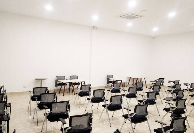 酒店 Royal Elim Internacional