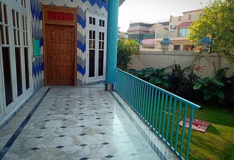 Hotel Shahi Palace Guest House