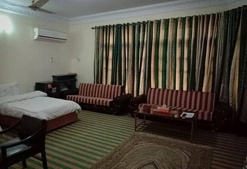 Hotel Shahi Palace Guest House