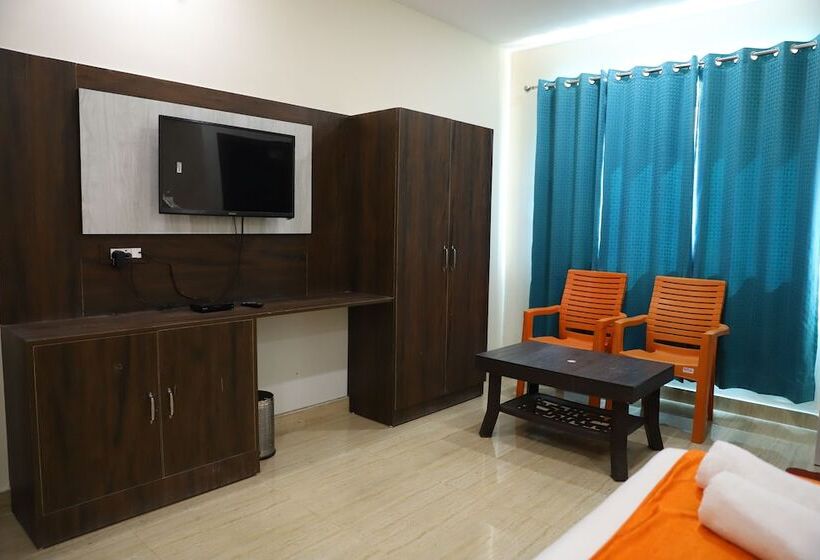 Отель Shri Krishna