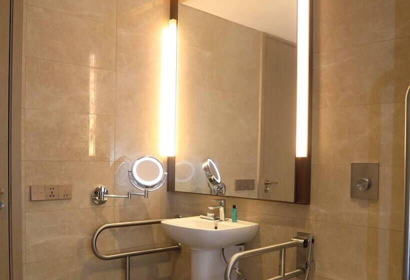 Otel Skylight In Terminal