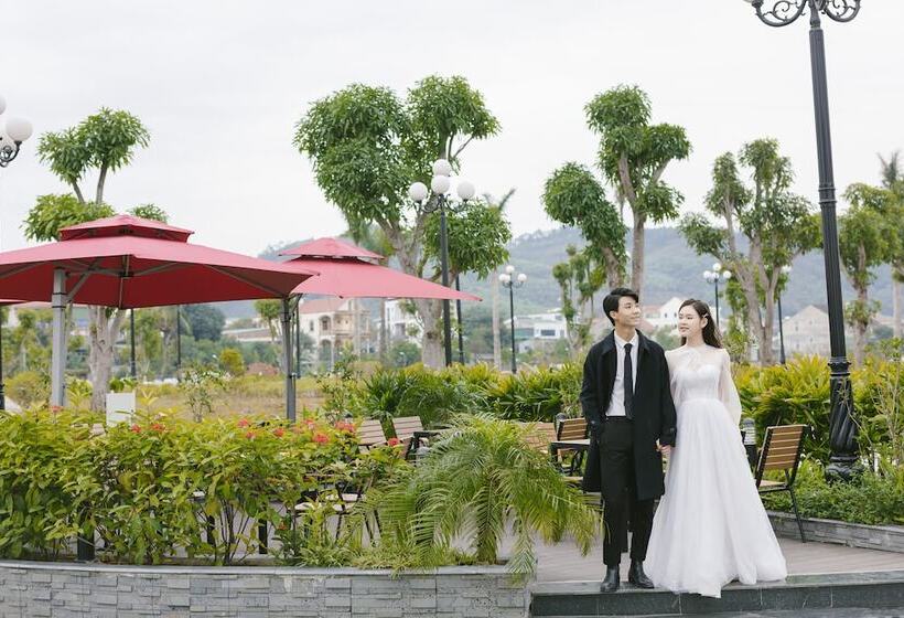 Songlam Waterfront Hotel 藍江酒店