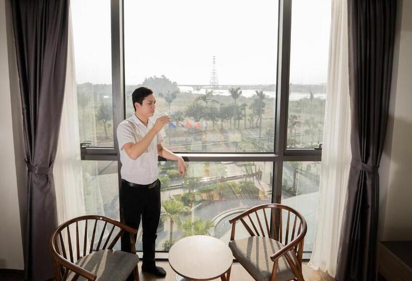 Songlam Waterfront Hotel 藍江酒店