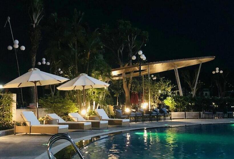 Songlam Waterfront Hotel 藍江酒店