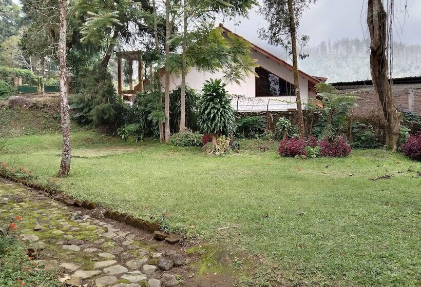 酒店 Tawangmangu Wonder Park