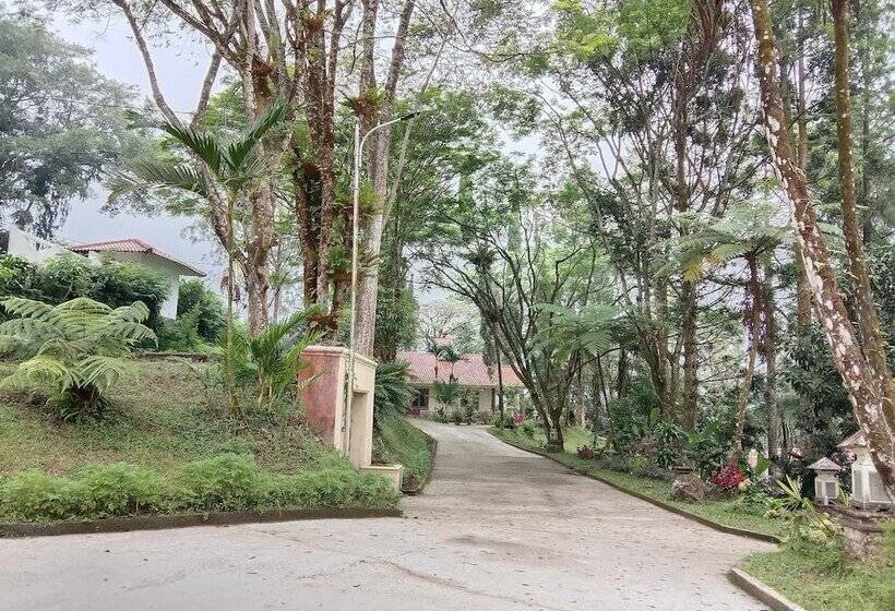 酒店 Tawangmangu Wonder Park