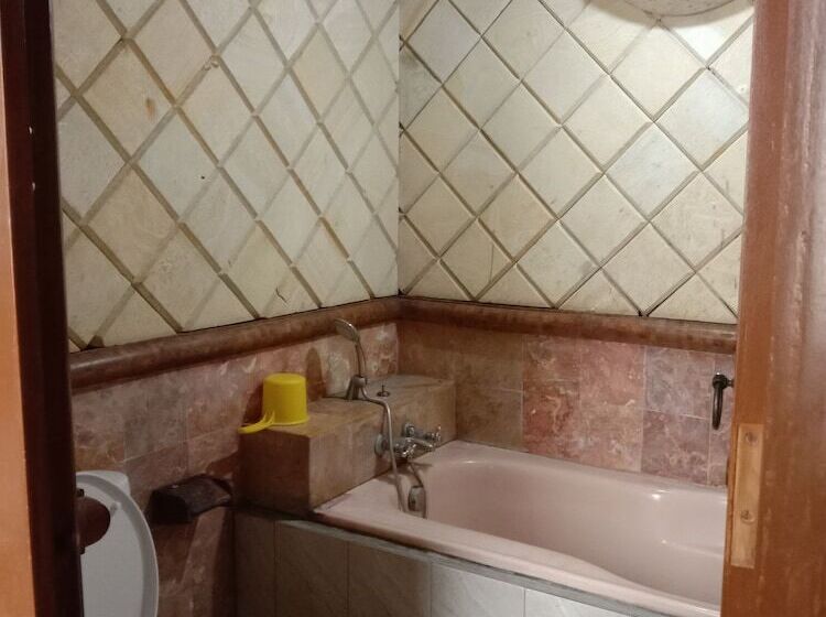 酒店 Tawangmangu Wonder Park