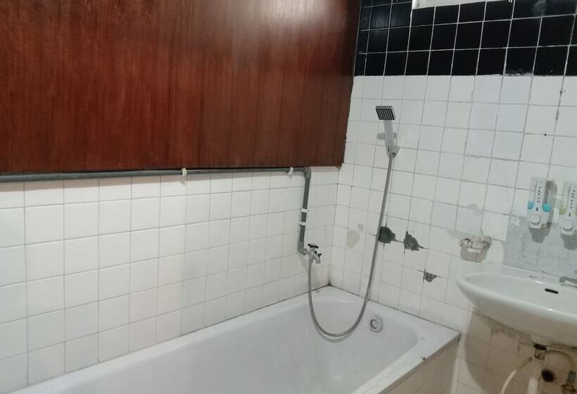 酒店 Tawangmangu Wonder Park