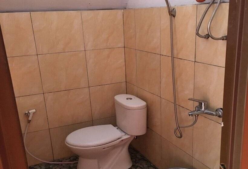 בית מלון כפרי The Lawu Park Resort