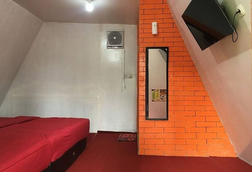 בית מלון כפרי The Lawu Park Resort