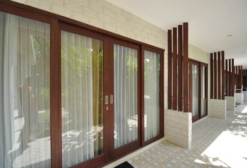 בית מלון כפרי The Lokal Penida