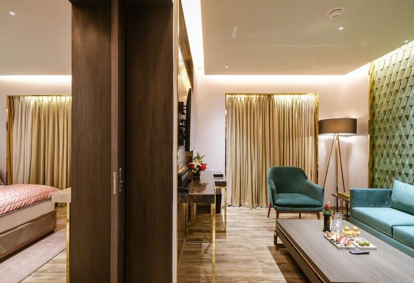 Отель The Park Indore