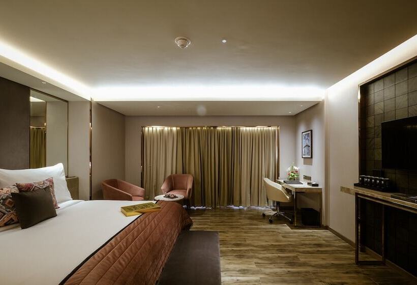 Отель The Park Indore