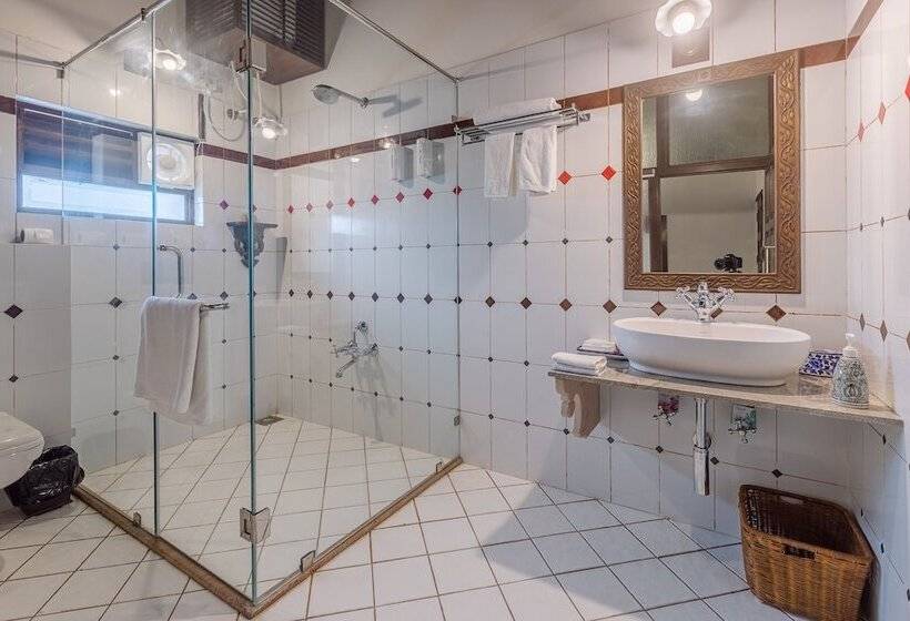 Hotel Tree Of Life Darbargadh, Dared