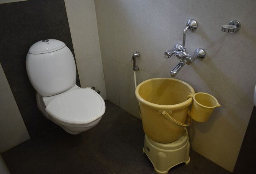 호텔 Vasantham Palace