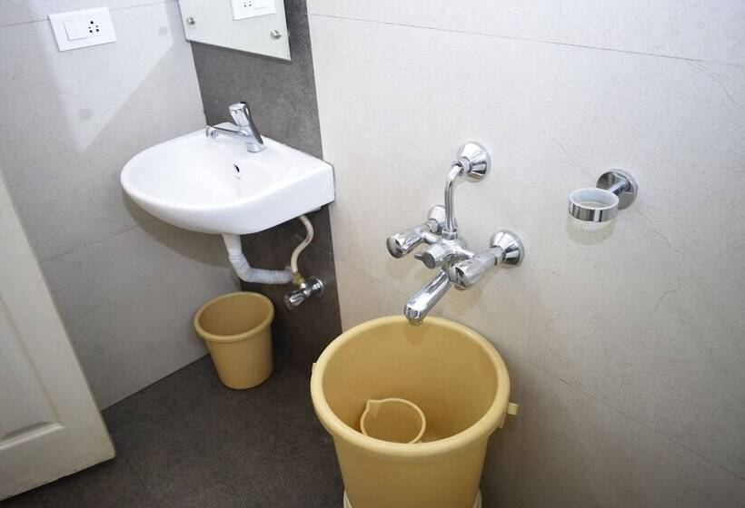 호텔 Vasantham Palace