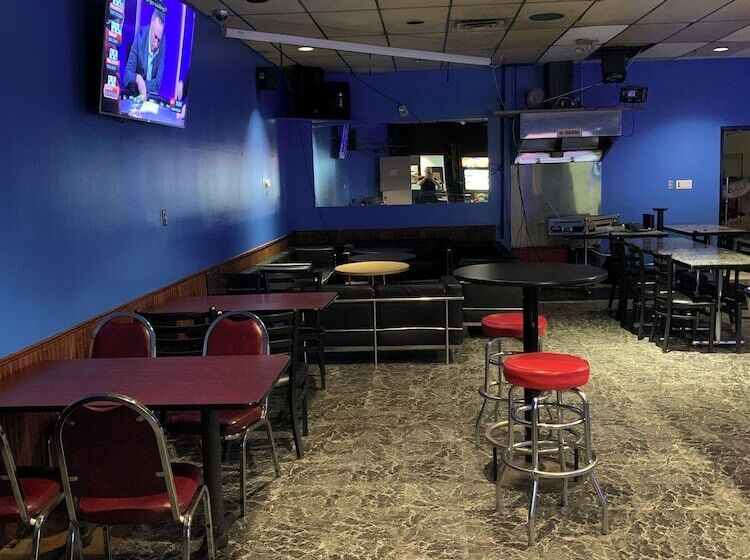 فندق Whitewood Inn