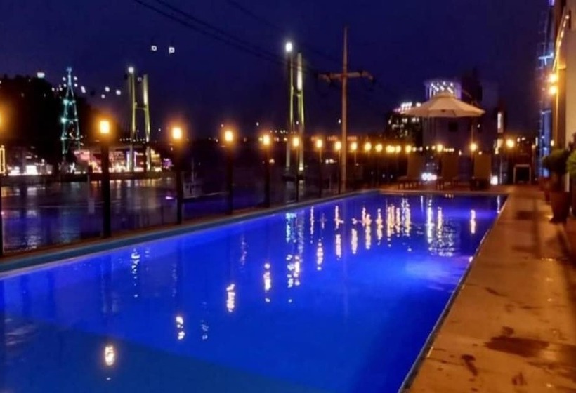 בית מלון כפרי Yeosu Yong Beach Tourist Hostel