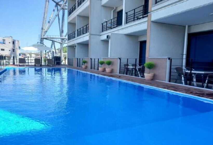 בית מלון כפרי Yeosu Yong Beach Tourist Hostel