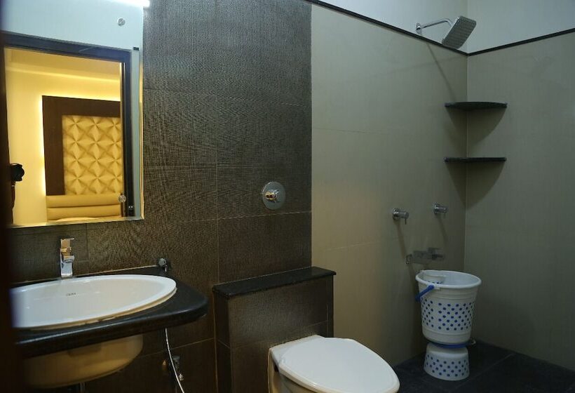 I Roomz Hotel Shivananda