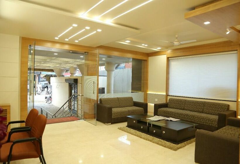 I Roomz Hotel Shivananda