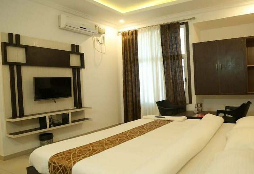 I Roomz Hotel Shivananda