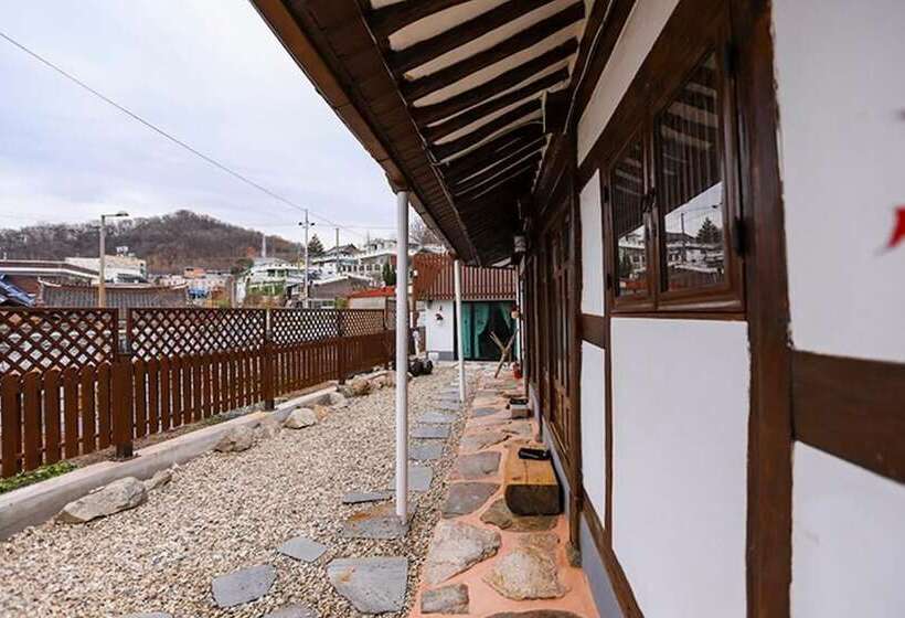 Jeonju Jeonju Hanok Gohui Pension