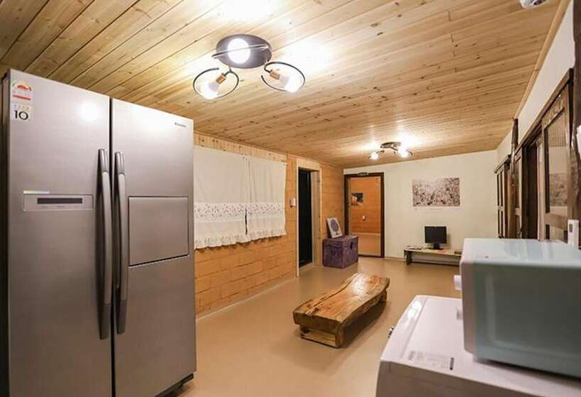 Jeonju Jeonju Hanok Gohui Pension