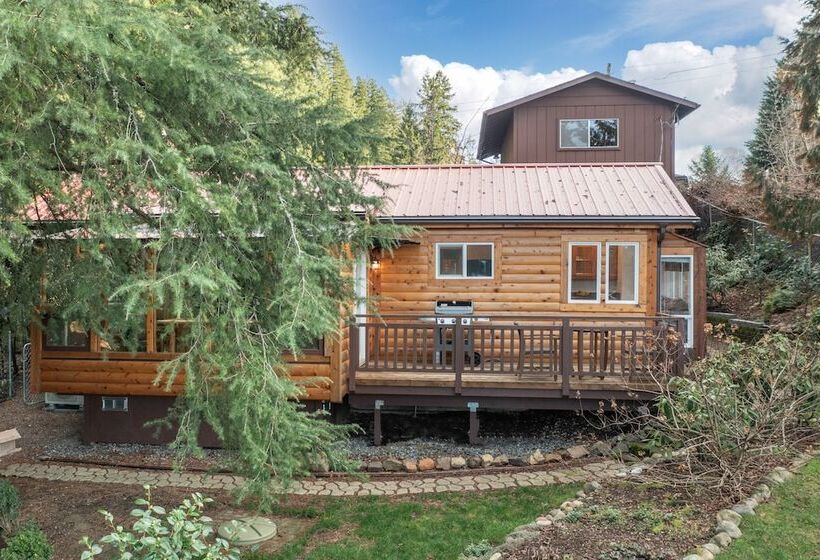 Koi Story Cabin