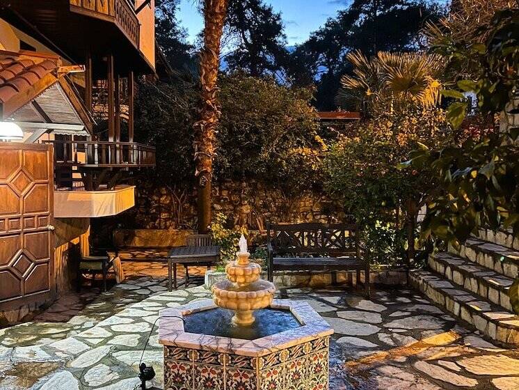 Liya Boutique Hotel & Suites