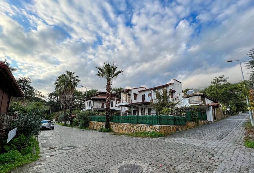 Liya Boutique Hotel & Suites