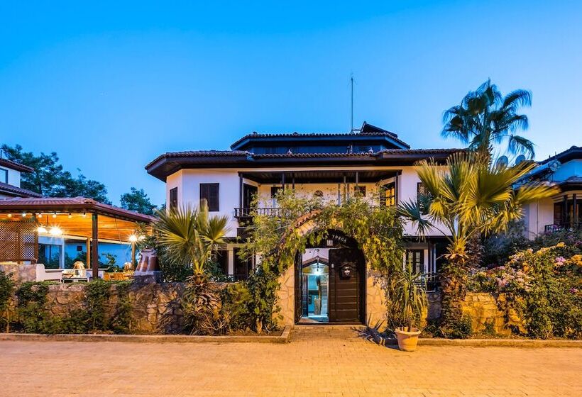 Liya Boutique Hotel & Suites