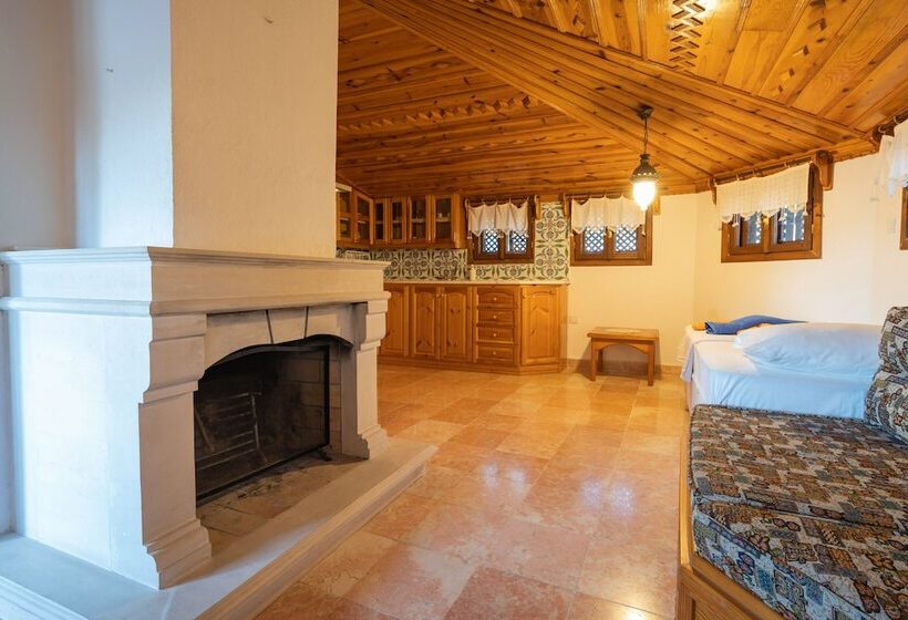 Liya Boutique Hotel & Suites