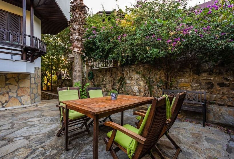 Liya Boutique Hotel & Suites