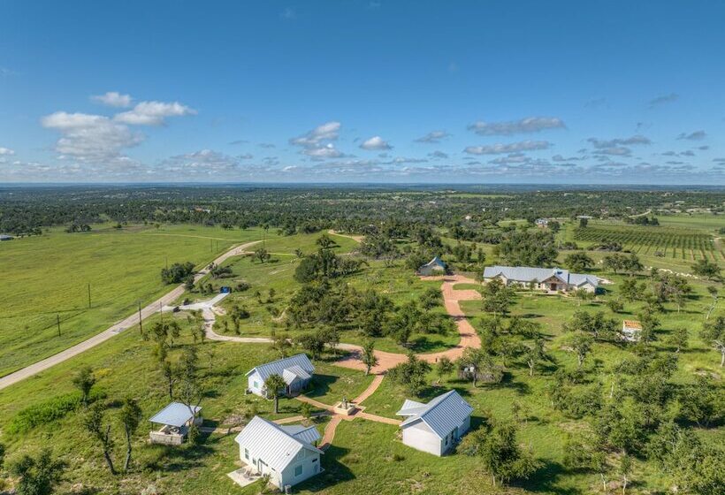 Luxury Cottage W/viewsfireplacespa Bath