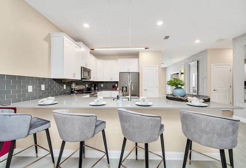 Magical Pool Home, Enchantments Theme Rooms   9bd 5ba 9cg1161