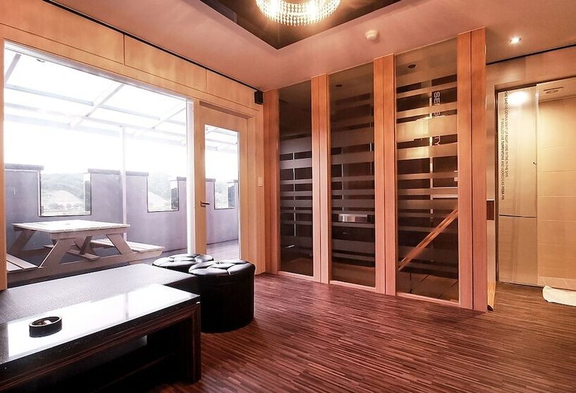 מוטל Andong Hotel Gung