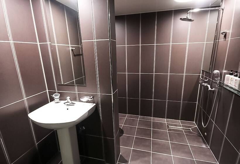 מוטל Andong Hotel Gung