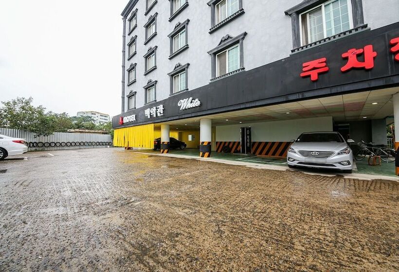 Motel Boseong White House