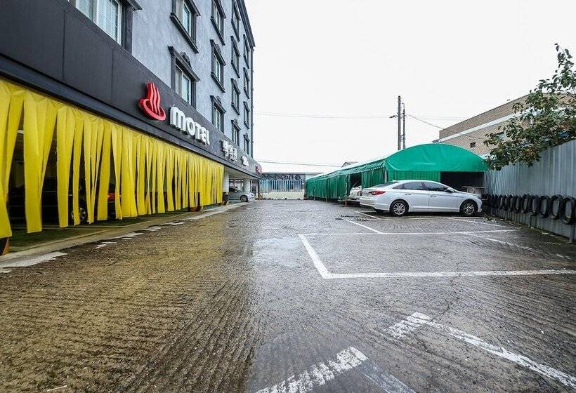 Motel Boseong White House