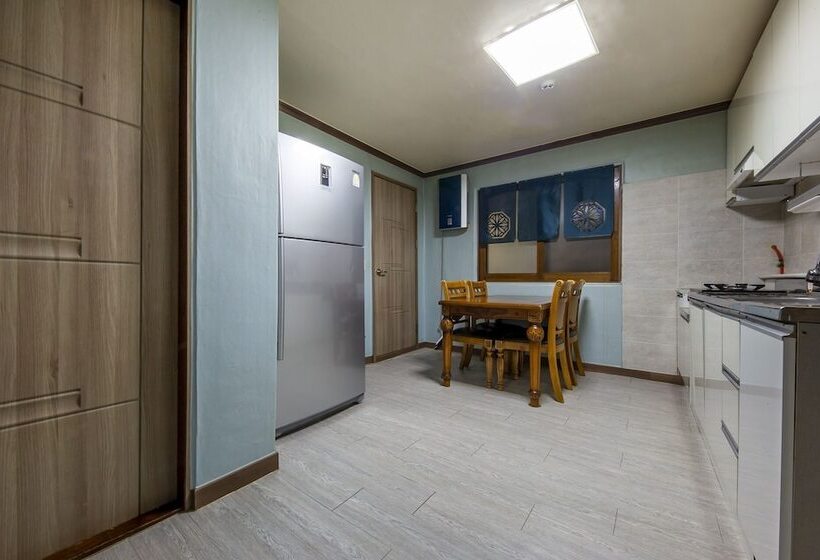 汽车旅馆  Buyeo Sense On