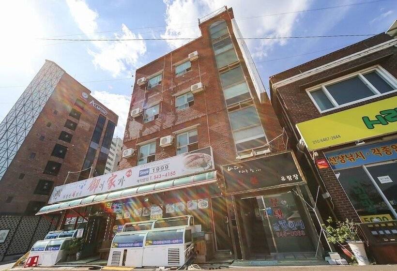 モーテル Changwon Jinhae Yuramjang