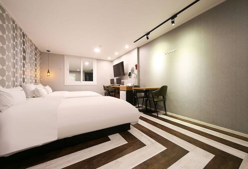 Motel Changwon Yonghodong Max