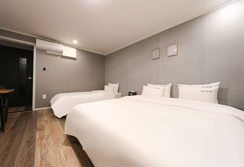 Motel Changwon Yonghodong Max