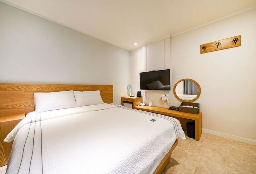 מוטל Geojedo Jangseungpo Hotel Carara